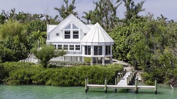 House, 4 Bedrooms | Exterior