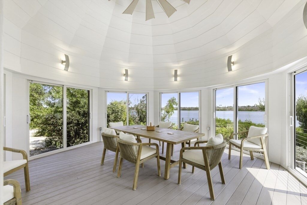 บ้านพัก, 4 ห้องนอน | ร้านอาหาร