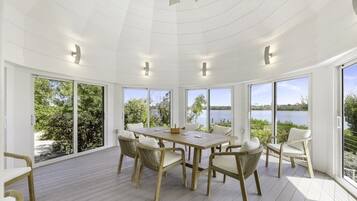 House, 4 Bedrooms | Dining