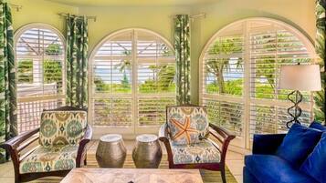 Townhome, 4 Bedrooms | Living area