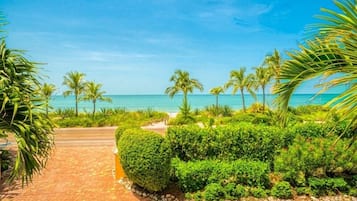 Condo, 3 Bedrooms | Property grounds