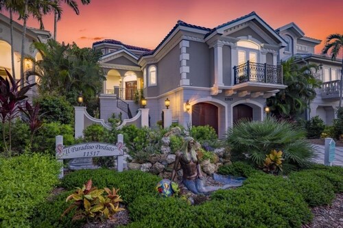 Il Paradiso Perduto 7 Bedroom Home by RedAwning