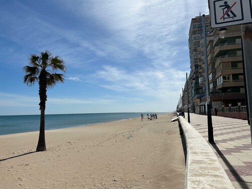 Apartment with terrace and views of the beach
