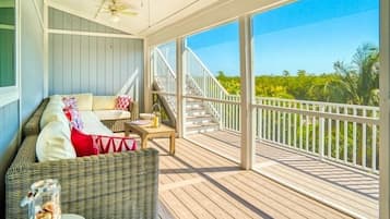 House, 5 Bedrooms | Property grounds