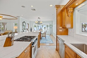Casa, 5 habitaciones | Cocina privada