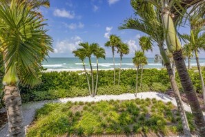 House, 5 Bedrooms | Property grounds - Aloha Baby- 5 Bedroom Luxury Pool Home! 5 Home by RedAwning (Captiva)