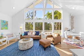 House, 4 Bedrooms | Living area