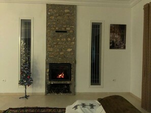 Villa | 2 bedrooms, iron/ironing board, free WiFi, bed sheets