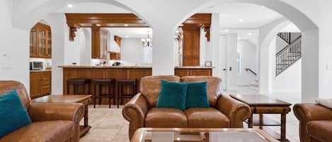 Casa, 5 habitaciones | Área de sala de estar