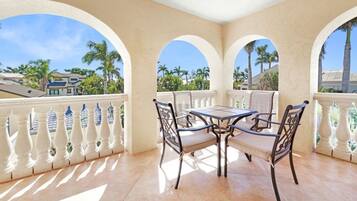 House, 5 Bedrooms | Property grounds