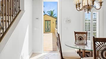 Casa, 5 habitaciones | Restaurantes