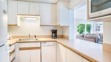 Casa, 2 habitaciones | Cocina privada