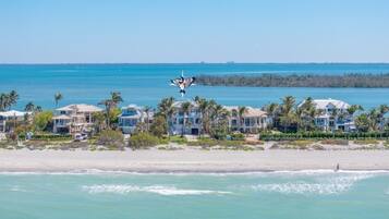 House, 5 Bedrooms | Beach