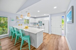 House, 3 Bedrooms | Private kitchen