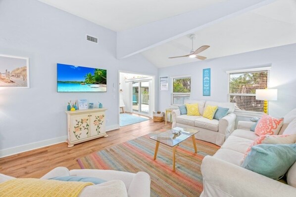 House, 3 Bedrooms | Living area