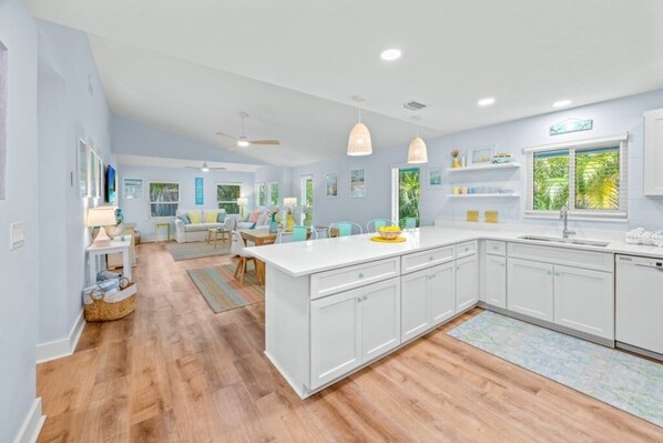 Interior - 11431 Dickey Lane-kaztiva 3 Bedroom Home by RedAwning (Captiva)