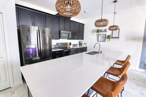 Maison mitoyenne, 4 chambres | Cuisine privée