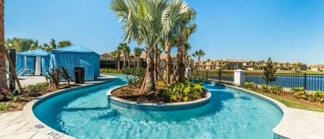 Resortwoning, 5 slaapkamers | Zwembad | Een verwarmd zwembad