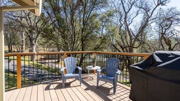 House, 4 Bedrooms | Outdoor spa tub