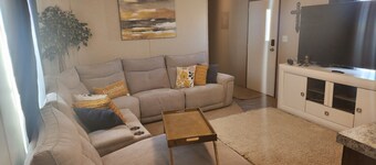 Newly furnished spacious home out in the stix w peace n quiet 