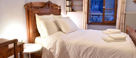 3 bedrooms, free WiFi, bed sheets