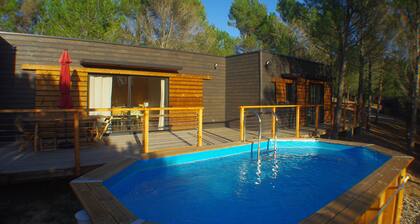 New eco-lodge in the countryside, three minutes from all amenities.
