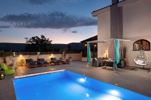 Outdoor pool, pool loungers