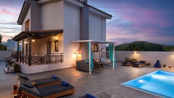 Außenpool, Liegestühle