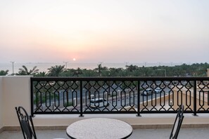 Balcony - Luxury Sea View 1B Apartment in RAK (Ras Al Khaimah)