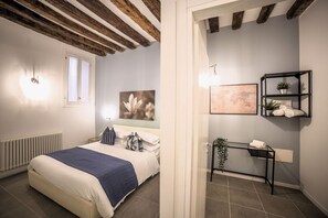 1 chambre, fer et planche à repasser, accès au Wi-Fi (inclus)