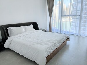 2 Schlafzimmer, Bügeleisen/Bügelbrett, Bettwäsche