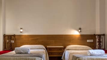 4 bedrooms, WiFi, bed sheets