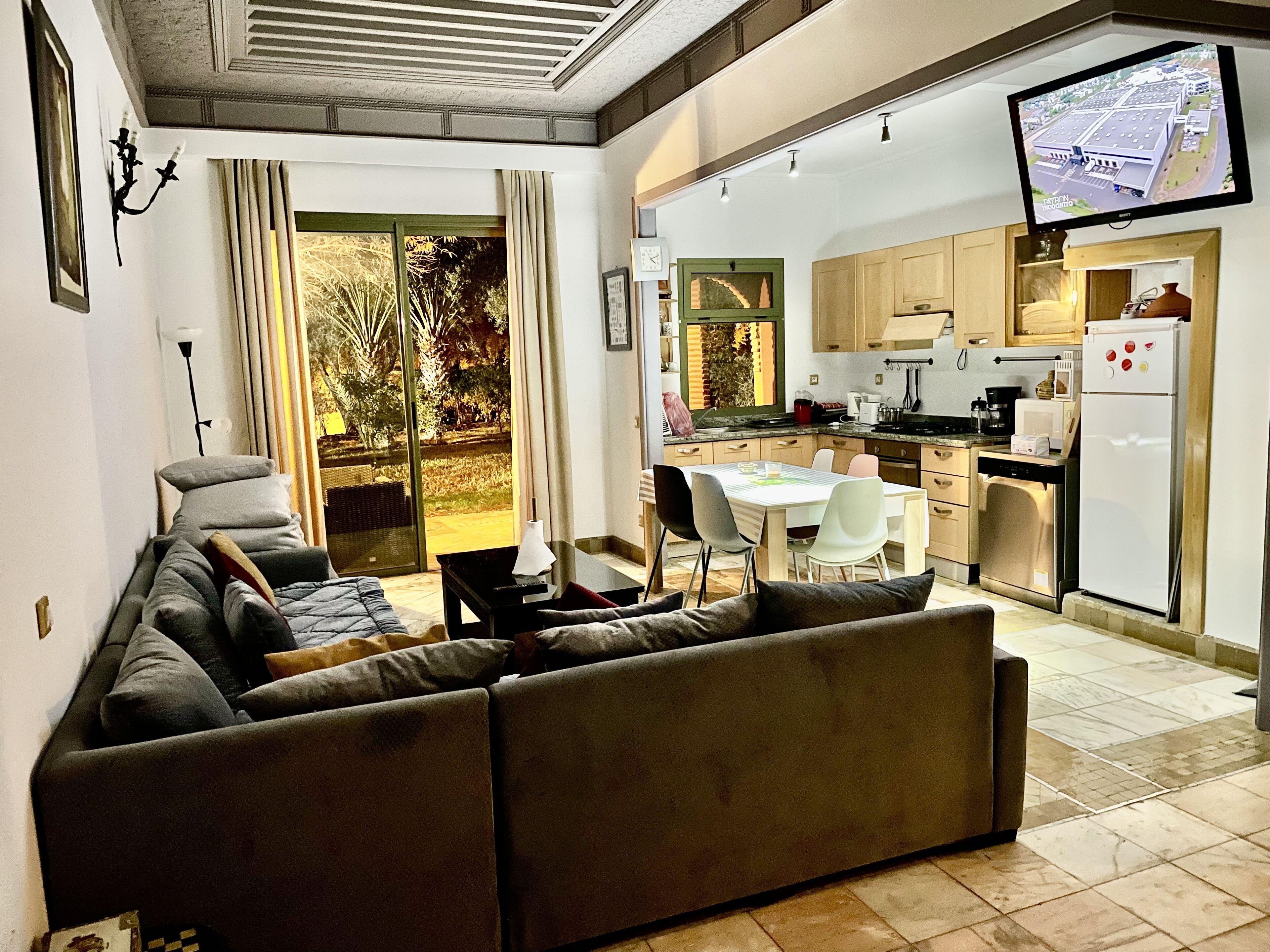 Design Apartment | Living area | 50-inch Smart TV with satellite channels, TV, Netflix