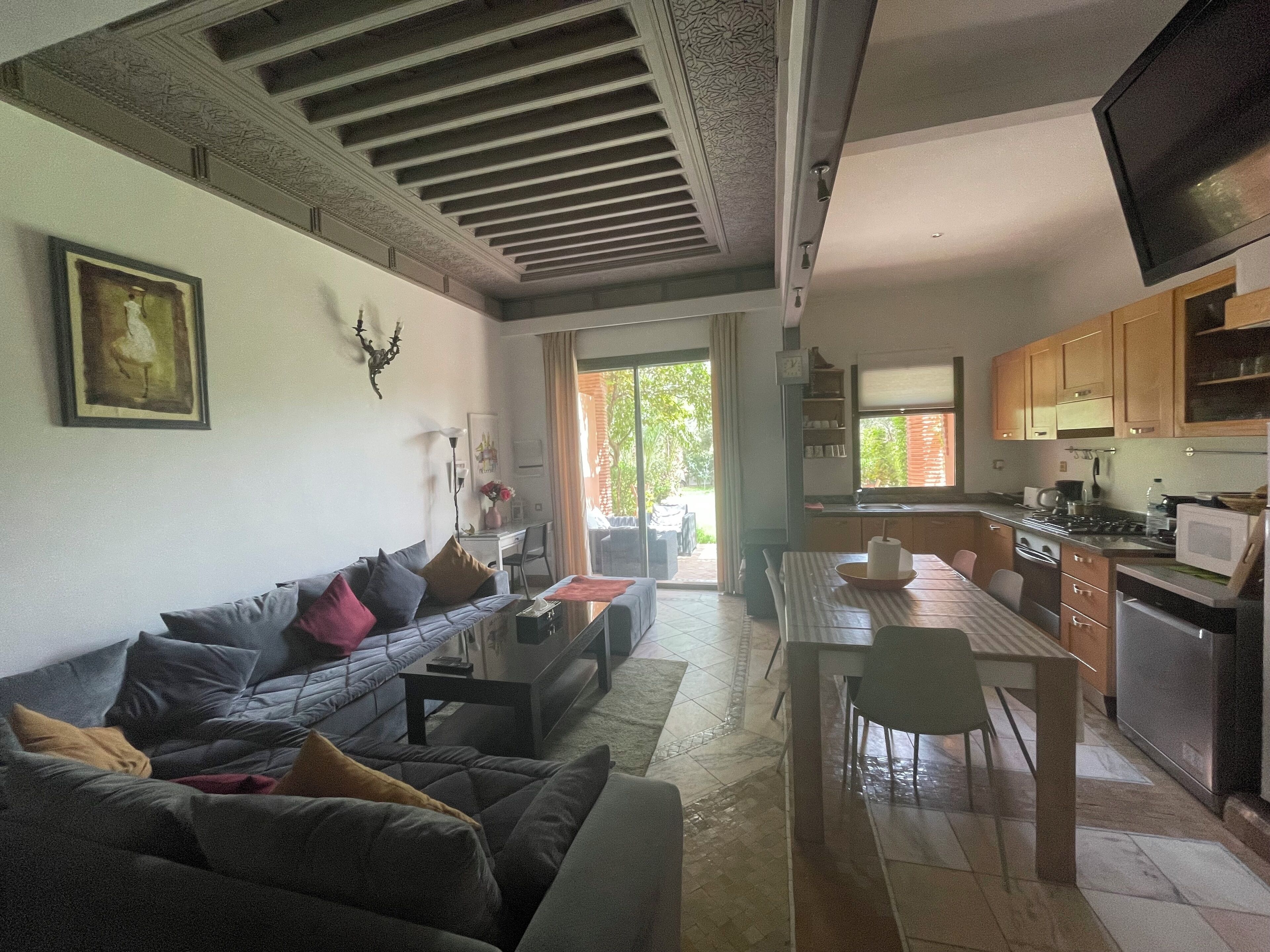 Design Apartment | Living area | 50-inch Smart TV with satellite channels, TV, Netflix