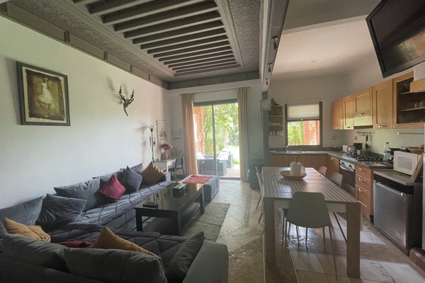 Design Apartment | Living area | 50-inch Smart TV with satellite channels, TV, Netflix
