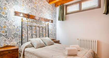 Holiday Apartment "Casa Batlle Boix" with Mountain View & Wi-Fi