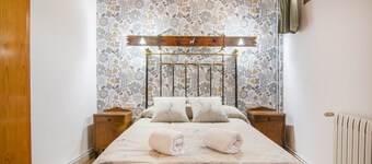 Holiday Apartment "Casa Batlle Boix" with Mountain View & Wi-Fi