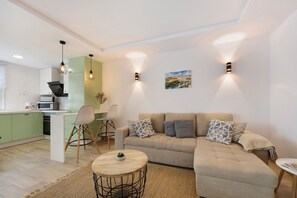 Téléviseur, table de ping-pong