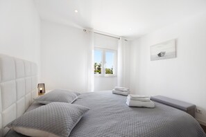 1 bedroom, iron/ironing board, free WiFi, bed sheets - Holiday Apartment 'Quinta Do Paraíso' with Shared Pool, Shared Garden & Wi-Fi (Carvoeiro)