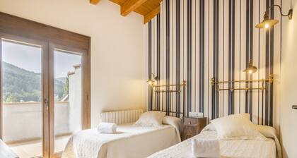Holiday Apartment "Mossen Batista Freixe" with Mountain View, Private Terrace & Wi-Fi