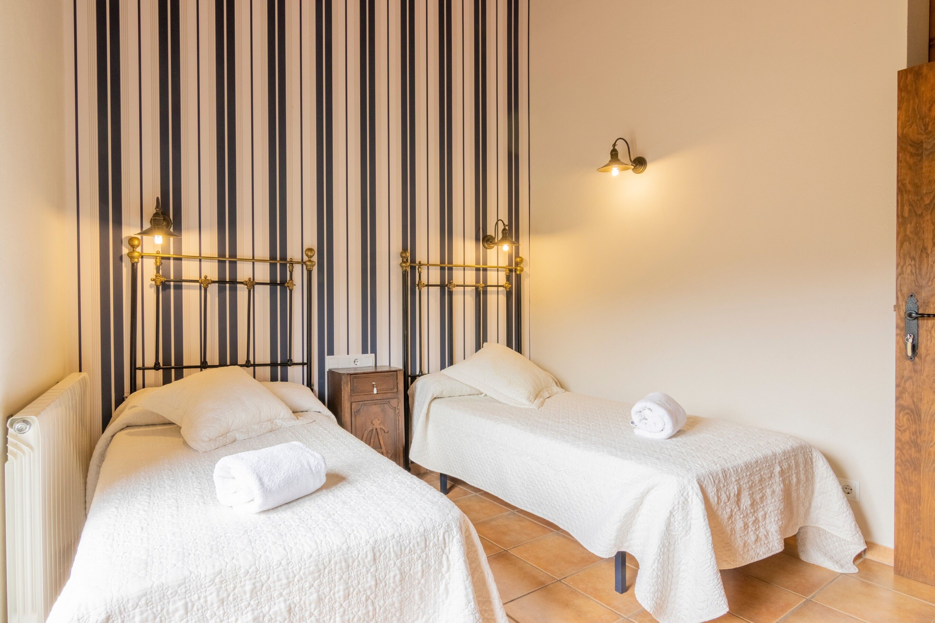 2 habitaciones, wifi gratis y ropa de cama 