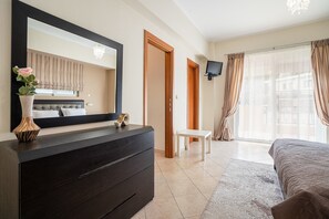 3 habitaciones, tabla de planchar con plancha y wifi gratis 