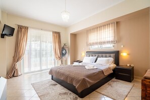 3 bedrooms, iron/ironing board, free WiFi, bed sheets