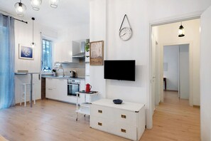 Frigorifero, forno, piano cottura, lavastoviglie