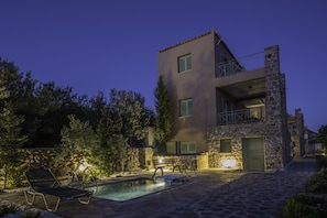 3 Bedroom Villa with Plunge Pool | Bureau, chambres insonorisées, fer et planche à repasser, Wi-Fi gratuit