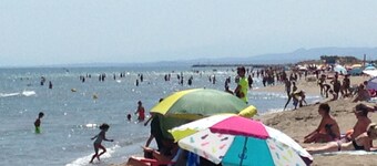 Listed rental property, 100 m from the beach, center and market.