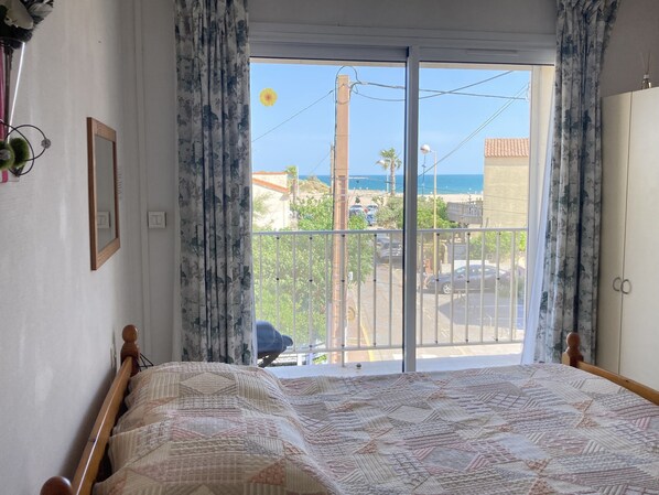 3 bedrooms, iron/ironing board, travel crib, free WiFi