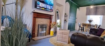 Junctions Way by Tŷ SA -3 bed in Newport