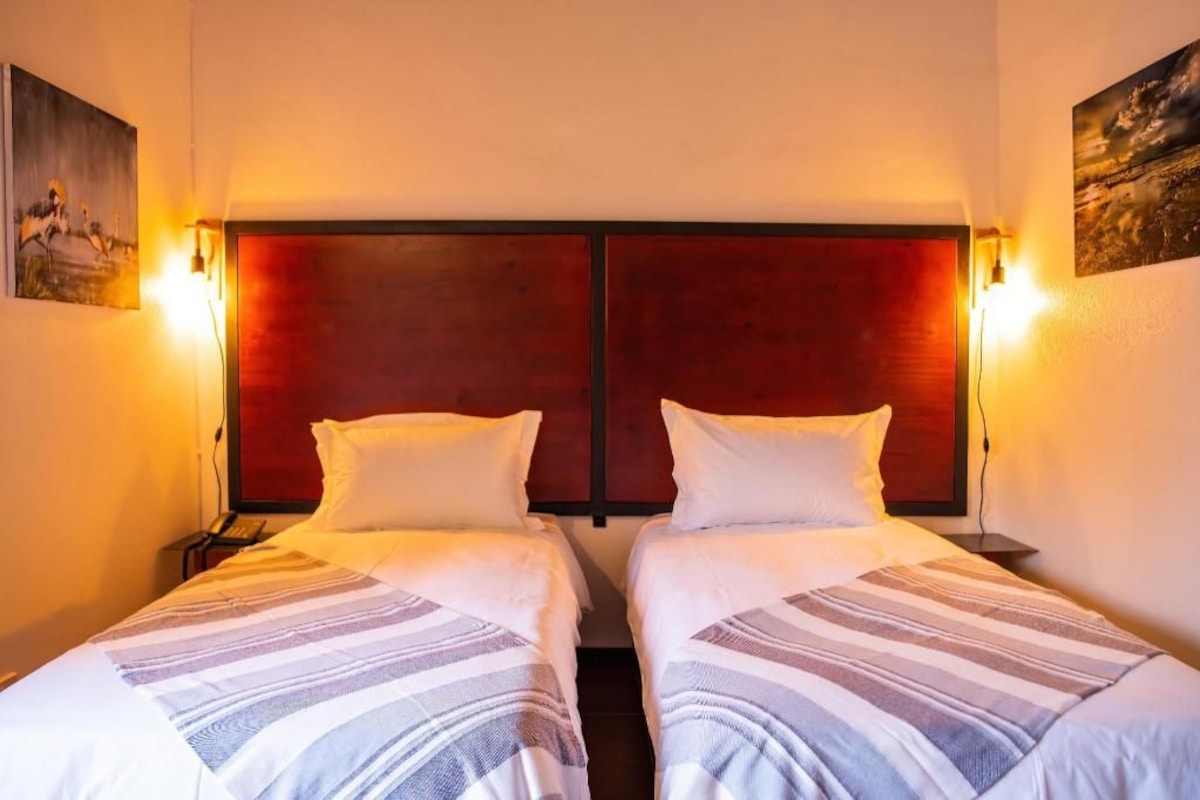 In-room safe, desk, iron/ironing board (on request), WiFi (free)