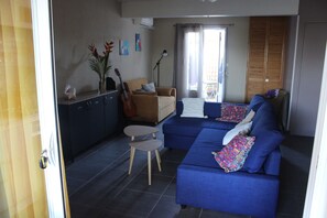 Fernseher, Bücher, Drucker